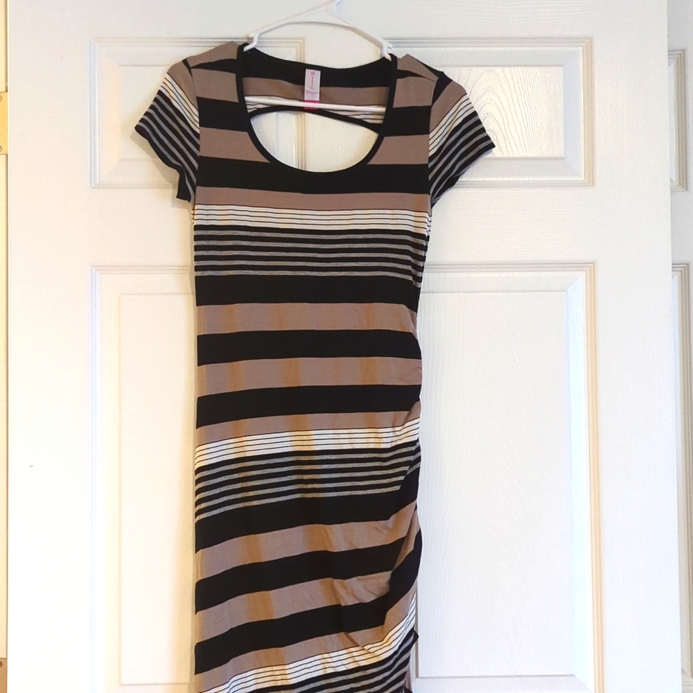 Never worn, adorable dress.